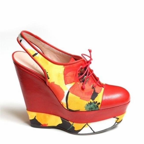 1053- Stuart Weitzman Red Floral Lace-Up Platform Wedge Heels Size 9 - Picture 3 of 17